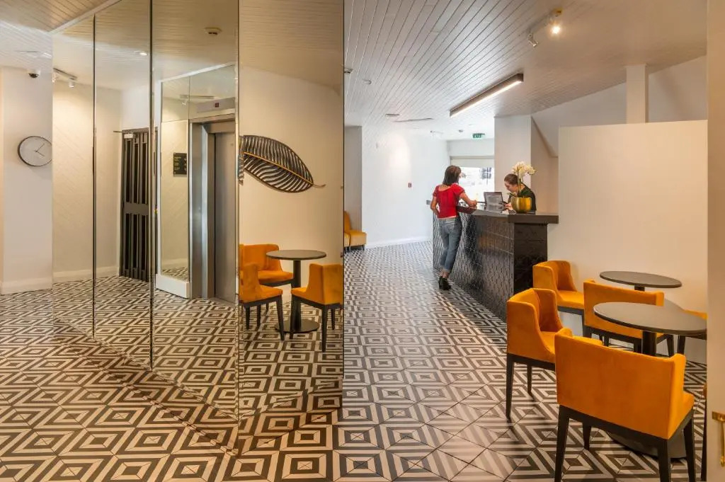 Photo - Bay Plaza Hotel