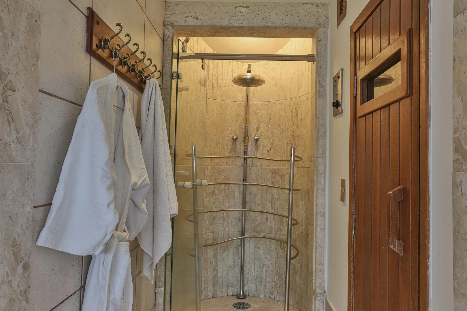 Foto - Le Suisse Elegance Hotel