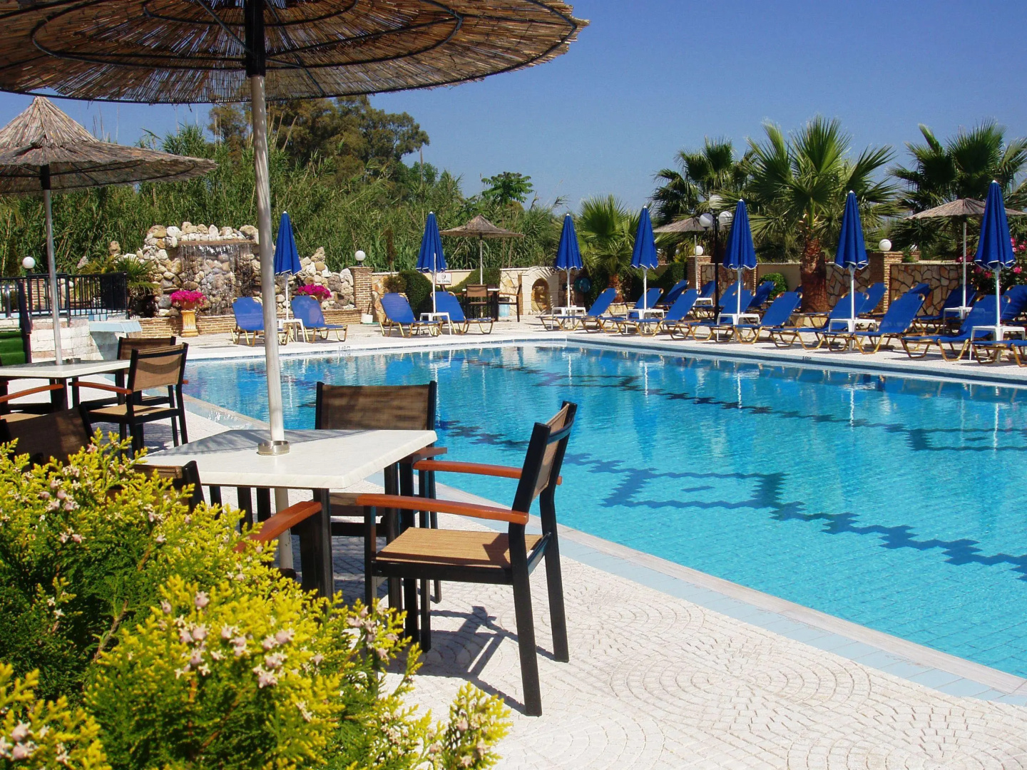 Photo - Paradise Apartments