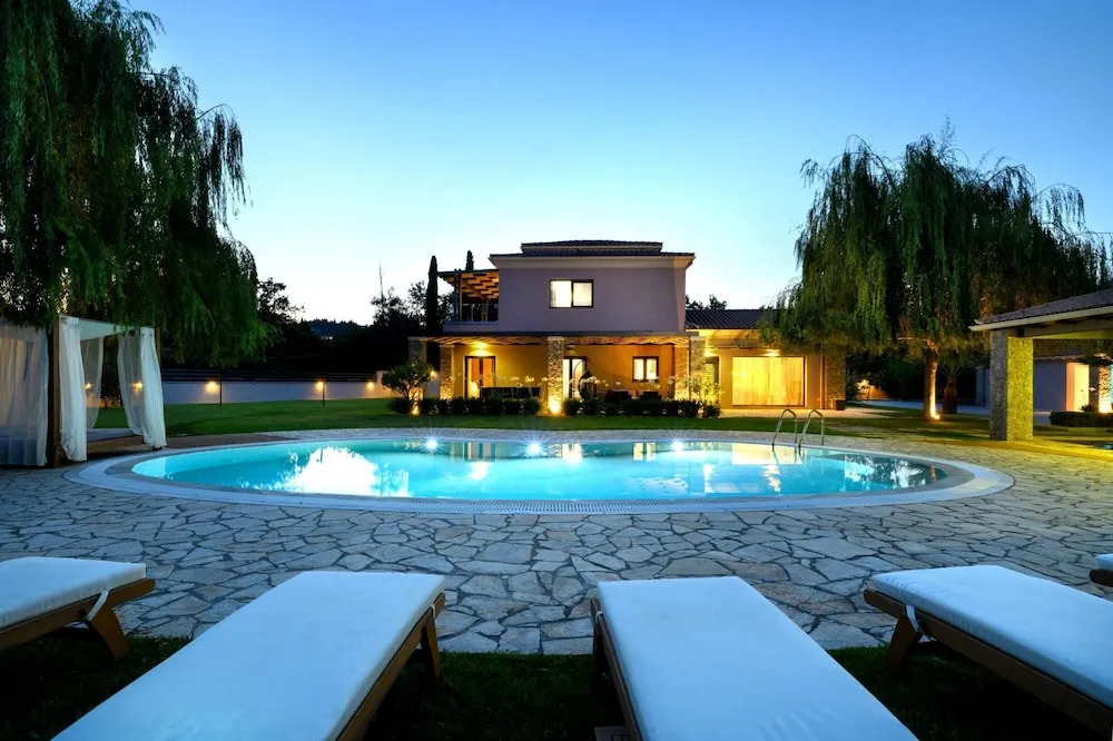 Foto - Villa Black White Dassia