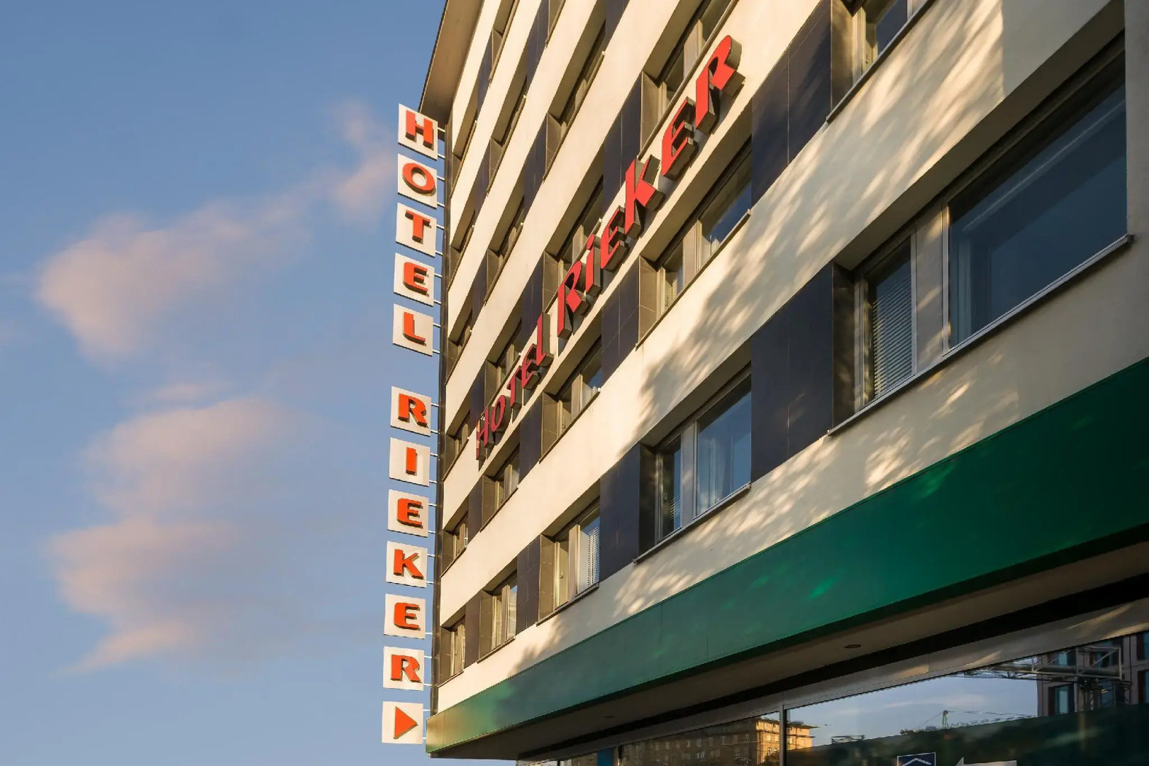 Photo - PLAZA INN Rieker Stuttgart Hauptbahnhof