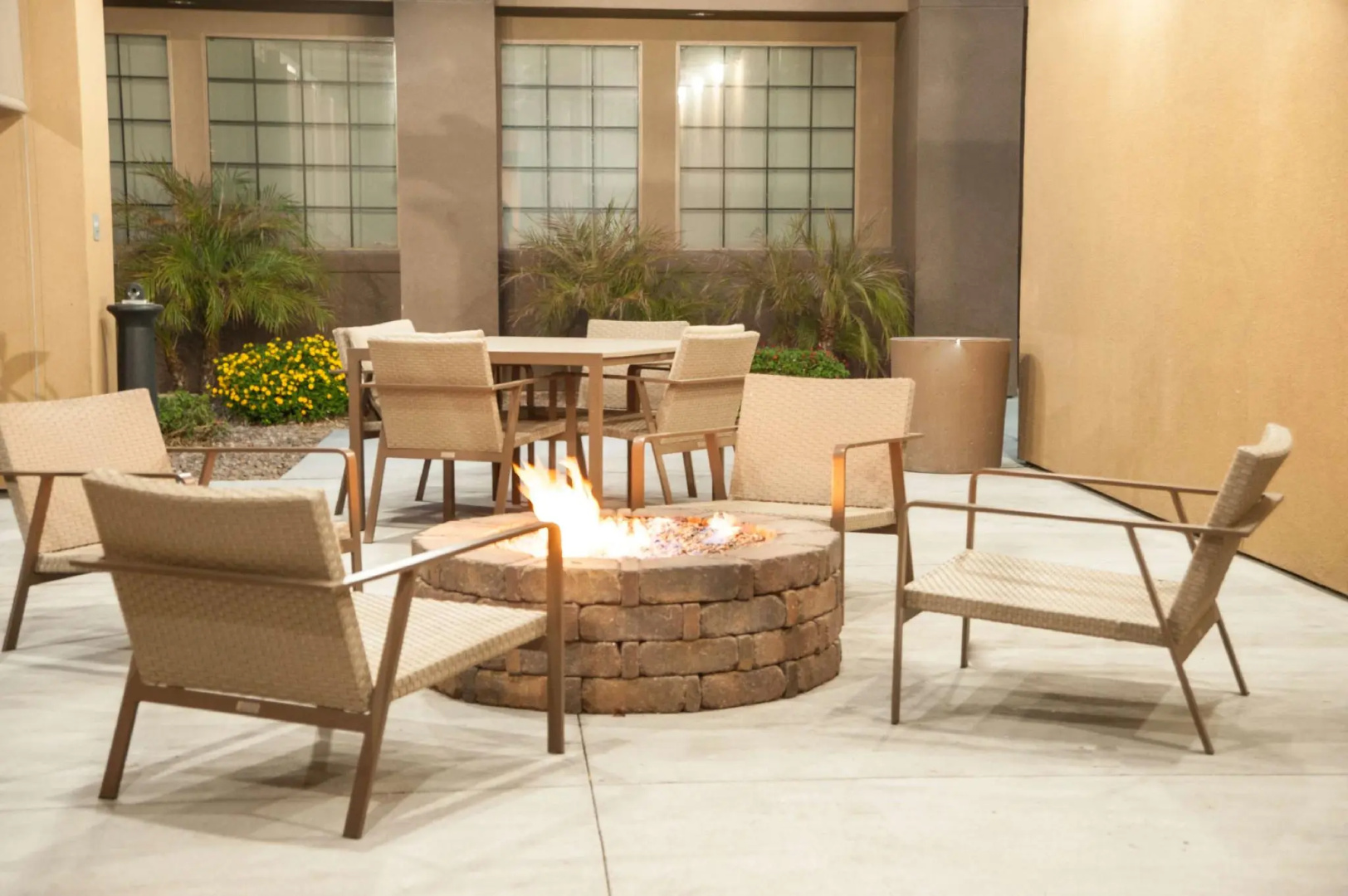Photo - GreenTree Inn & Suites Phoenix Sky Harbor