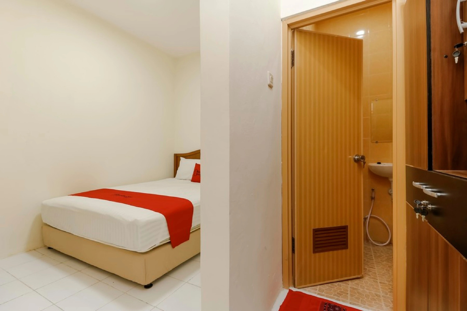 Photo - RedDoorz Plus near Ciputra World Kuningan 2