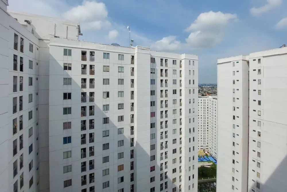 Comfort 2Br Apartment At Bassura City
