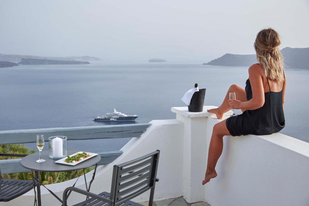 Photo - Mr and Mrs White Oia - Santorini