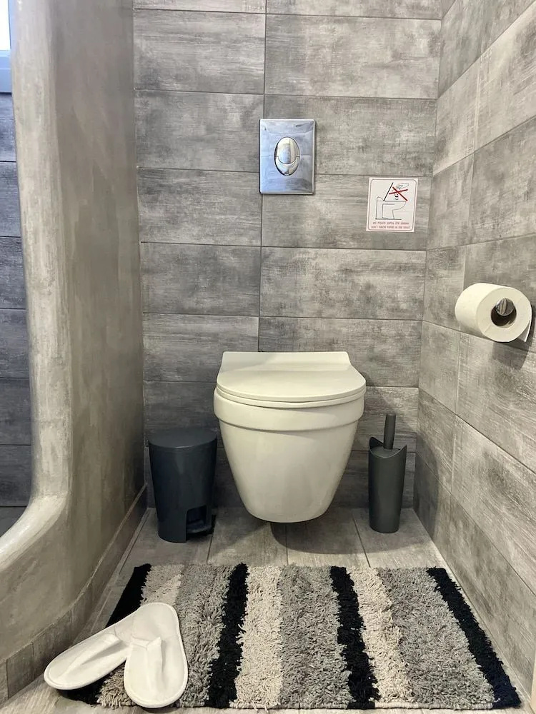 Photo - Aeron suites