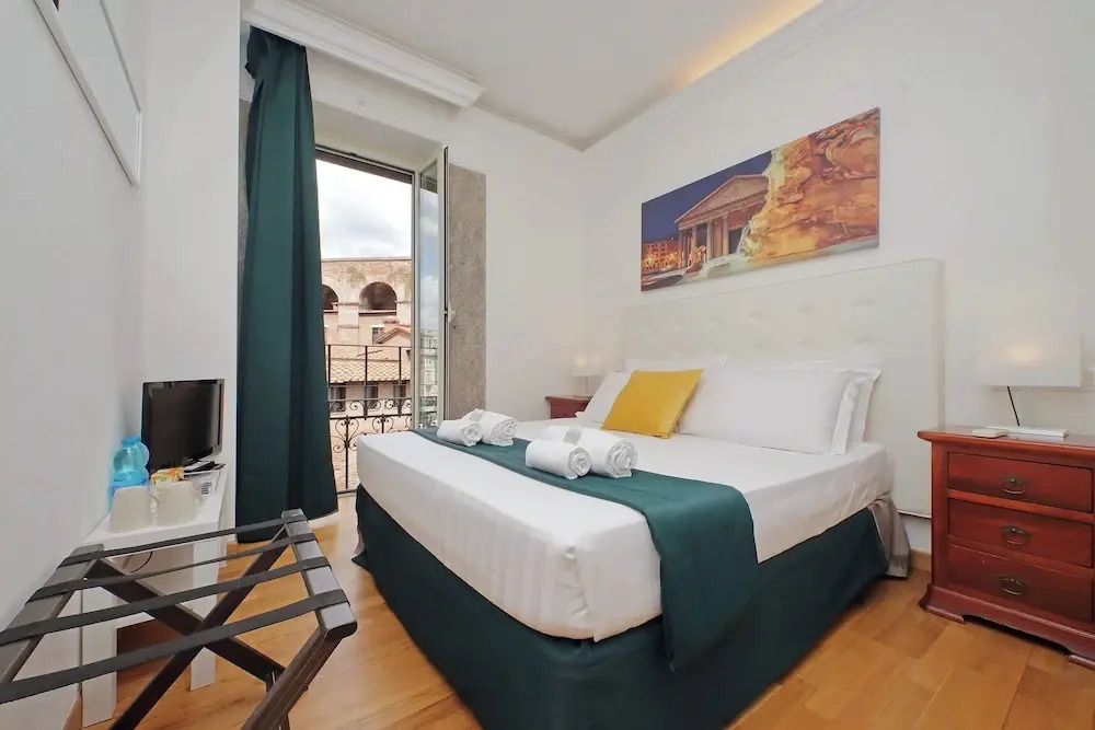 Photo - Romulus Rooms by Hostand