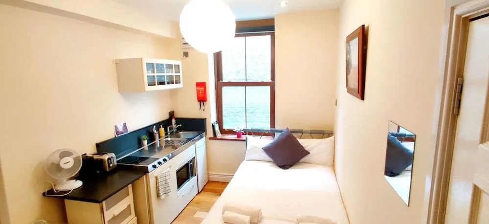 Photo - White's Row Resident