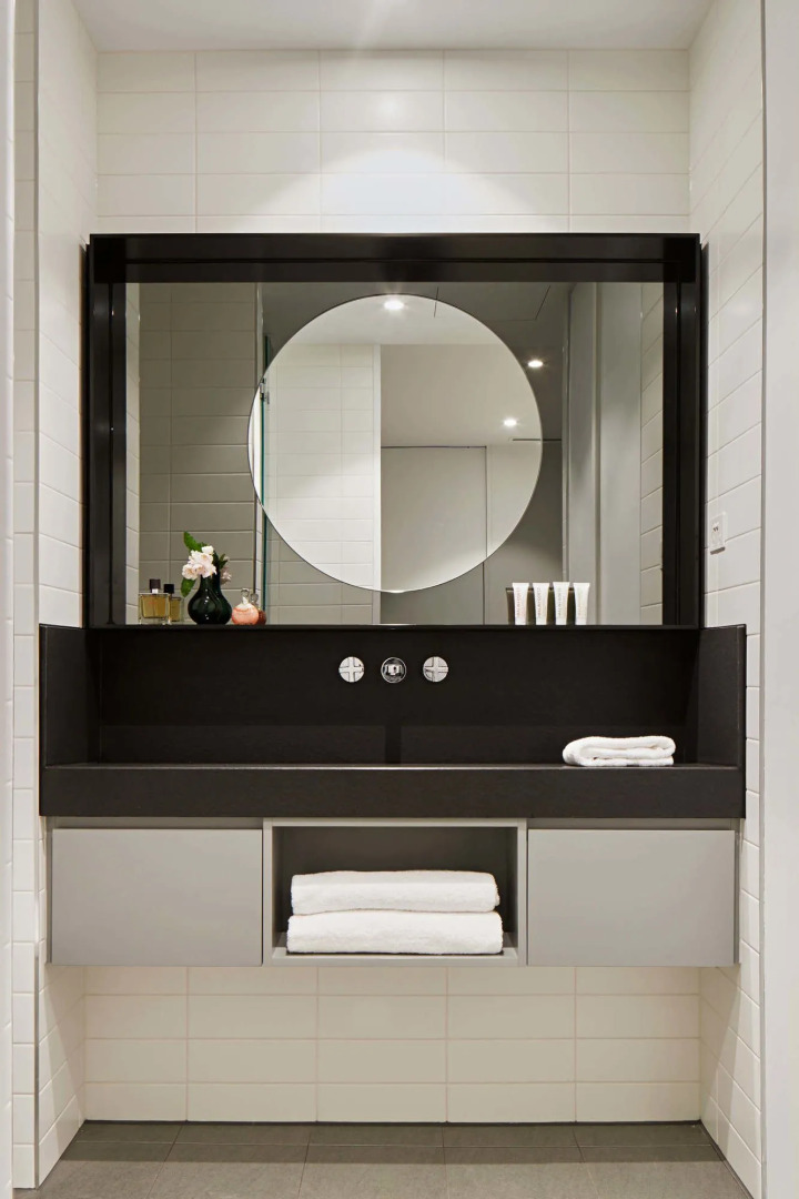 Photo - Tyrian Albert Park Lake