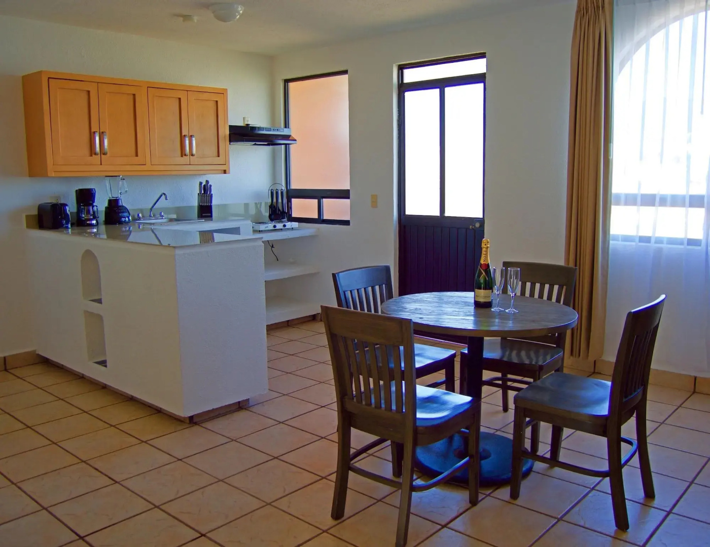 Photo - Sunrock Hotel & Suites