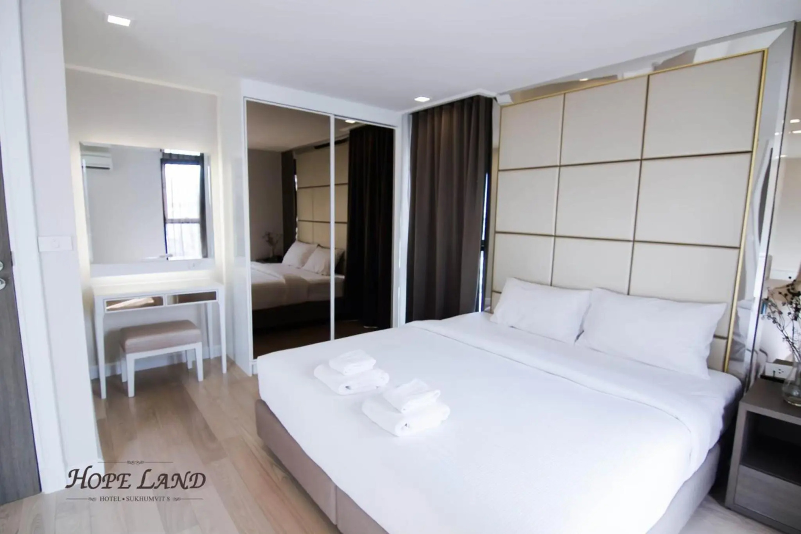 Photo - Hope Land Hotel Sukhumvit 8