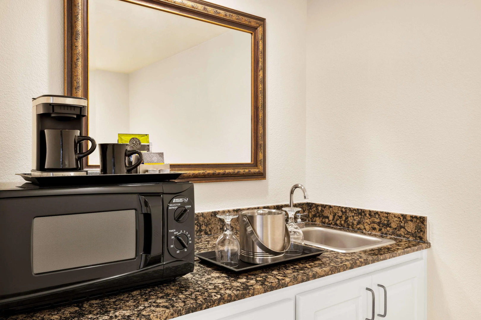 Photo - DoubleTree by Hilton New Orleans Airport