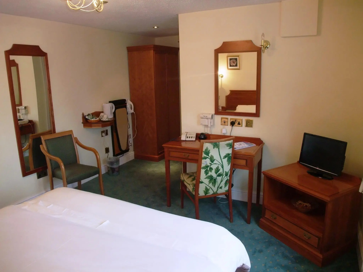 Photo - Harefield Manor Hotel