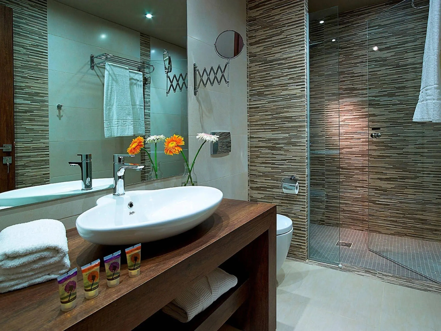 Photo - Elotis Suites
