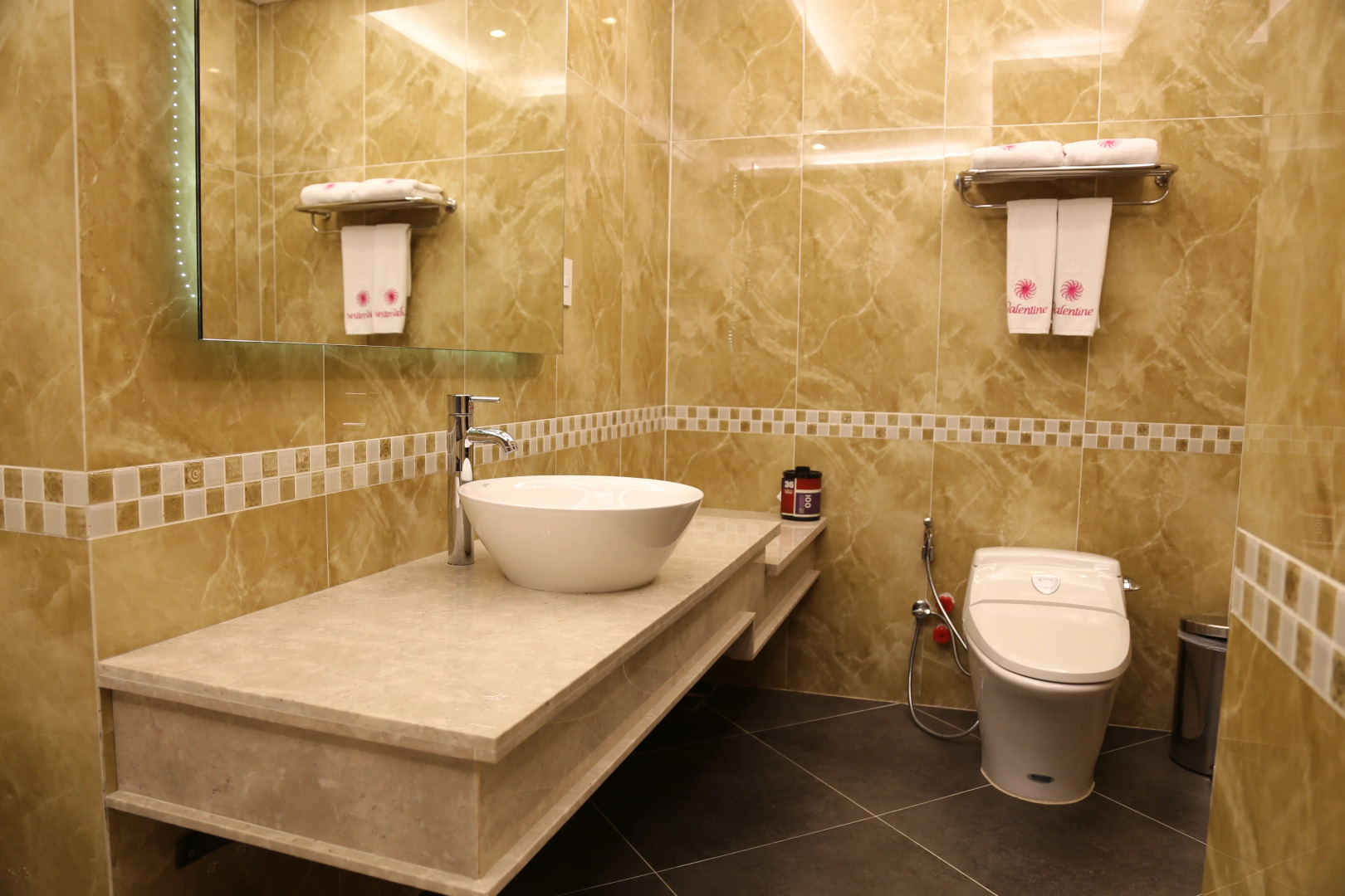 Photo - Valentine Hotel