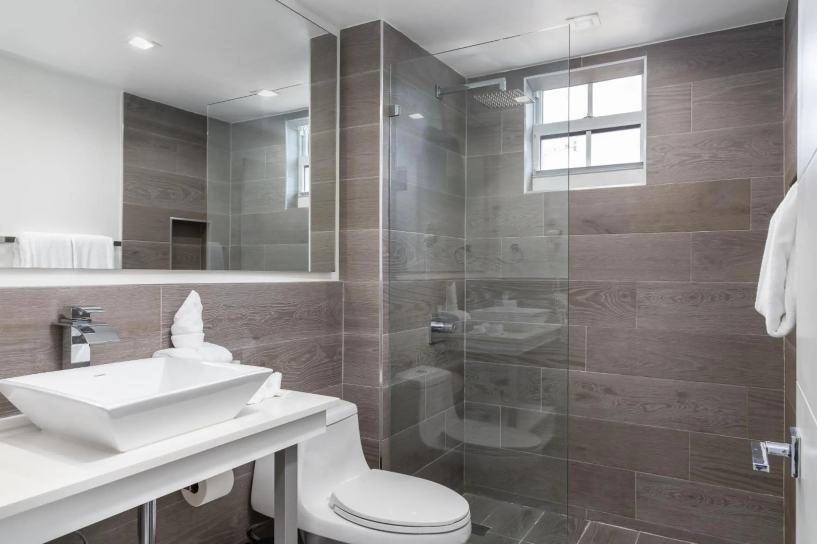 Photo - Fortune House Hotel Suites