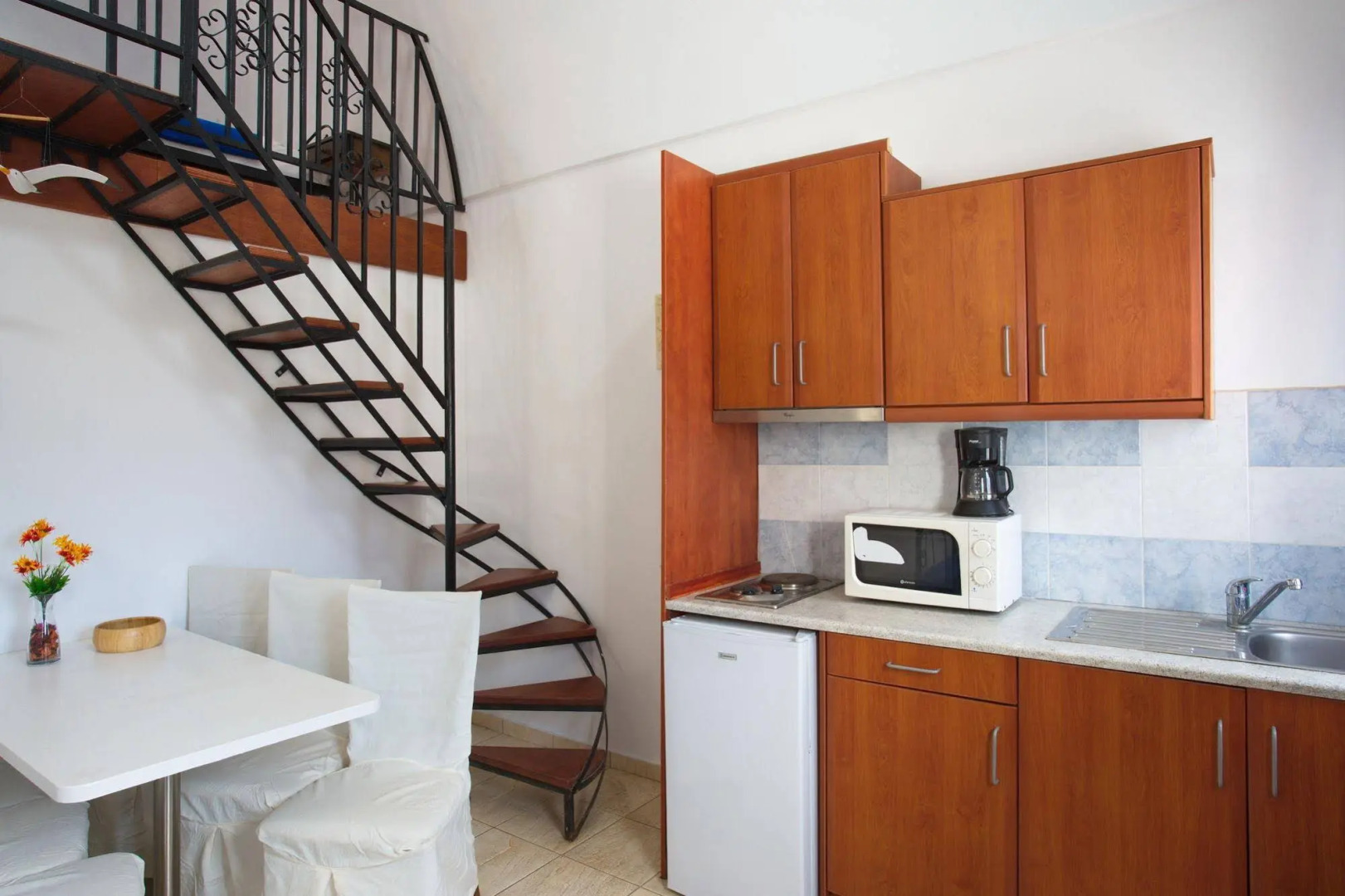 Foto - Birds Villa Apartments with Heated Pool - Including Car and Breakfast