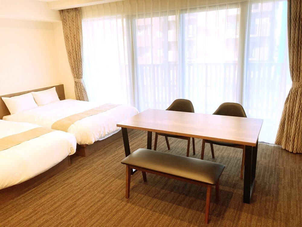 Photo - Minn Asakusa