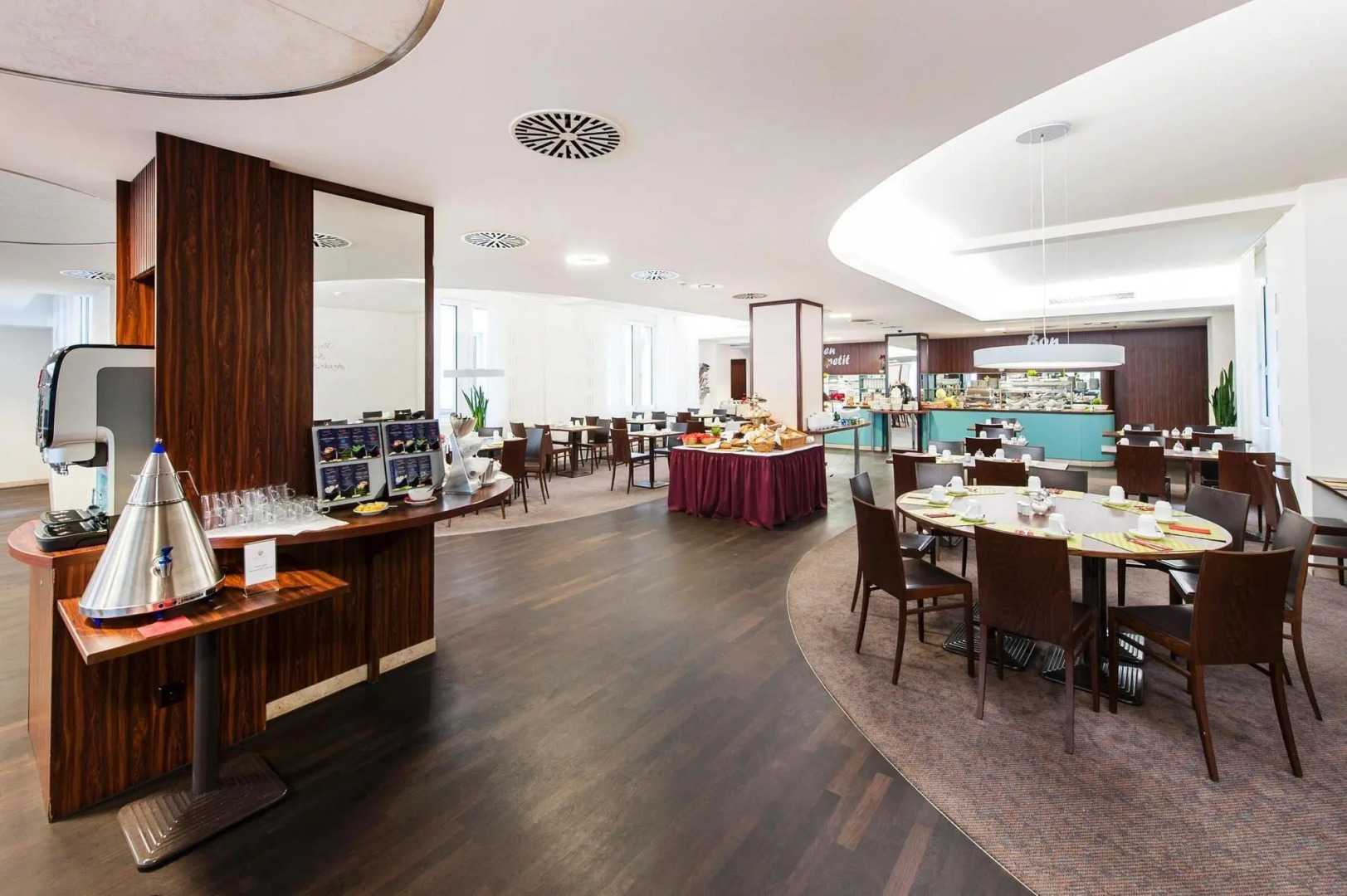 Photo - Premier Inn Köln City Mediapark