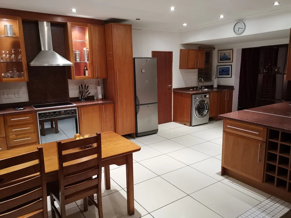 Photo - Paulshof Guesthouse - Hluhluwe Road Complex