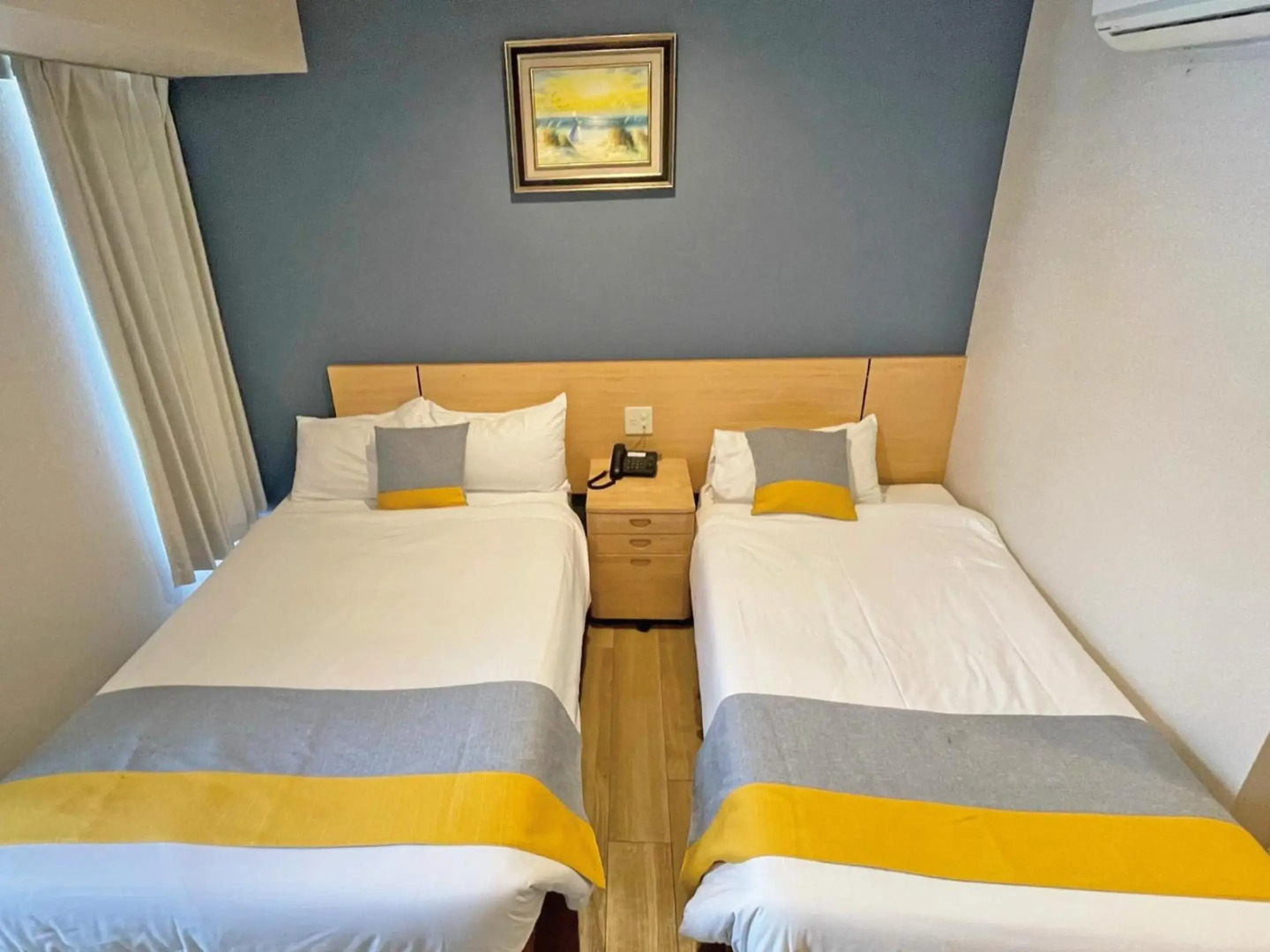 Photo - Victoria Hotel