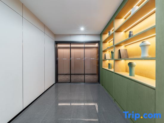 Yizhi Hotel (Huayang Metro Station Exhibition Center Store)