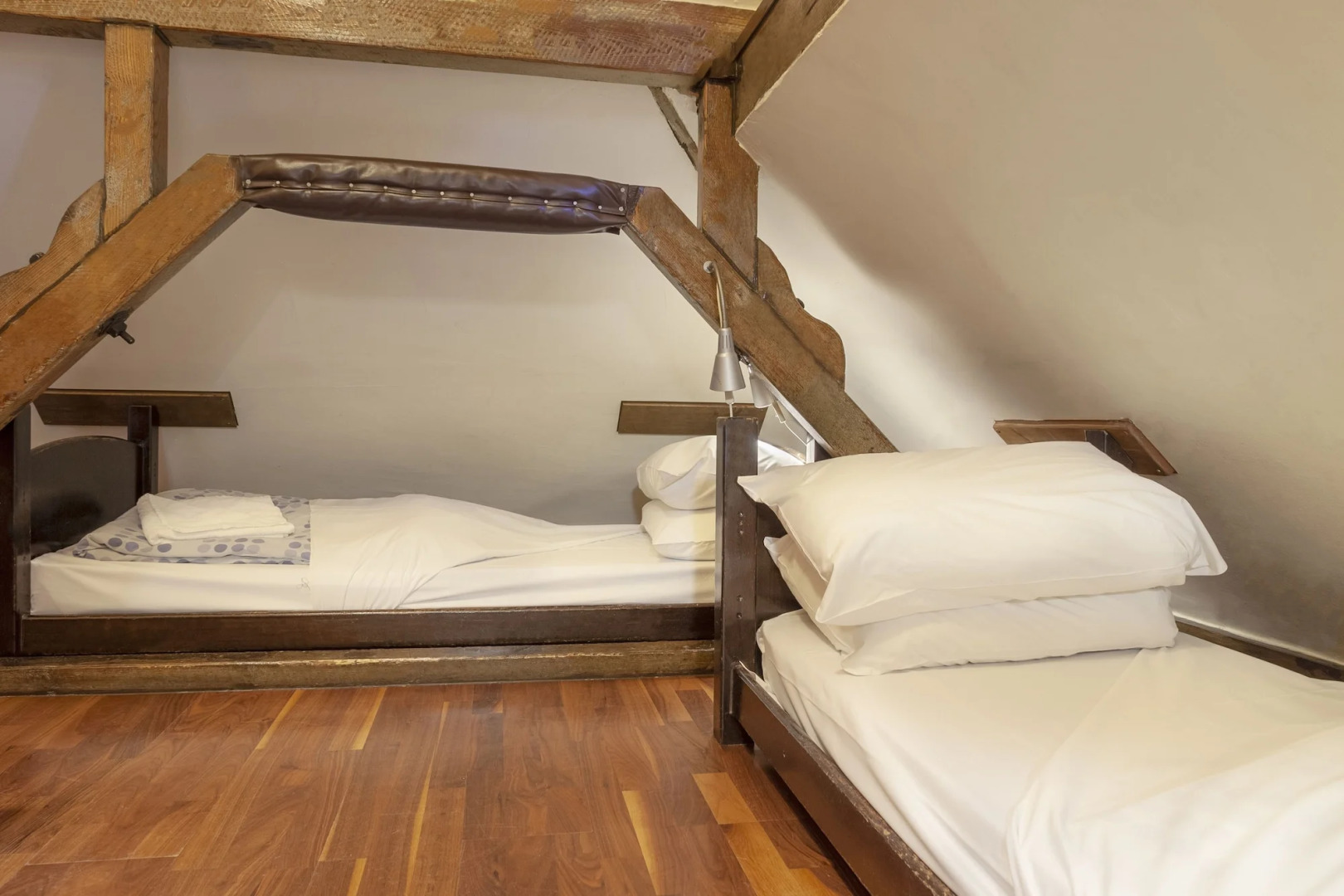 Photo - Palmers Lodge Swiss Cottage