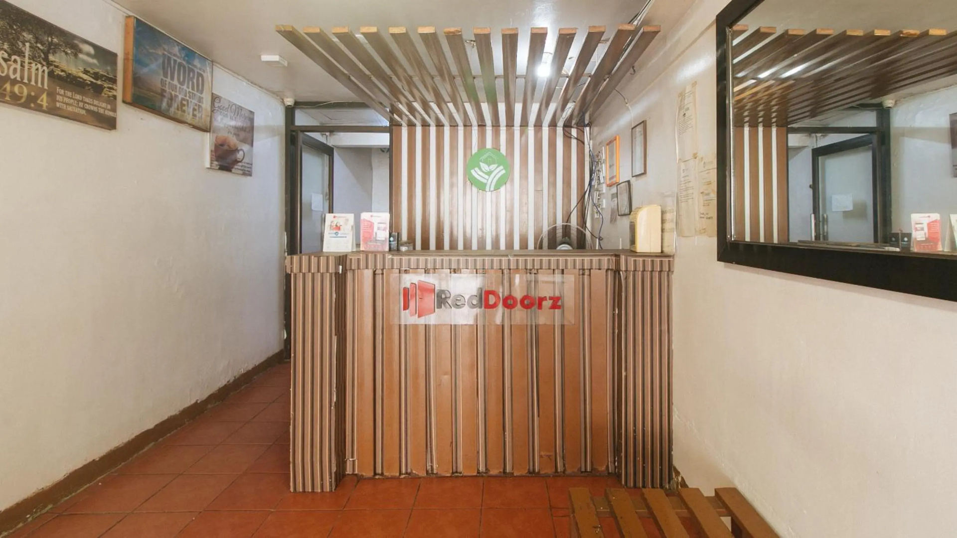 Foto - RedDoorz near OWWA Pasay