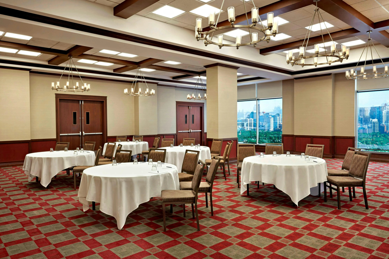 Photo - Four Points by Sheraton Calgary Airport