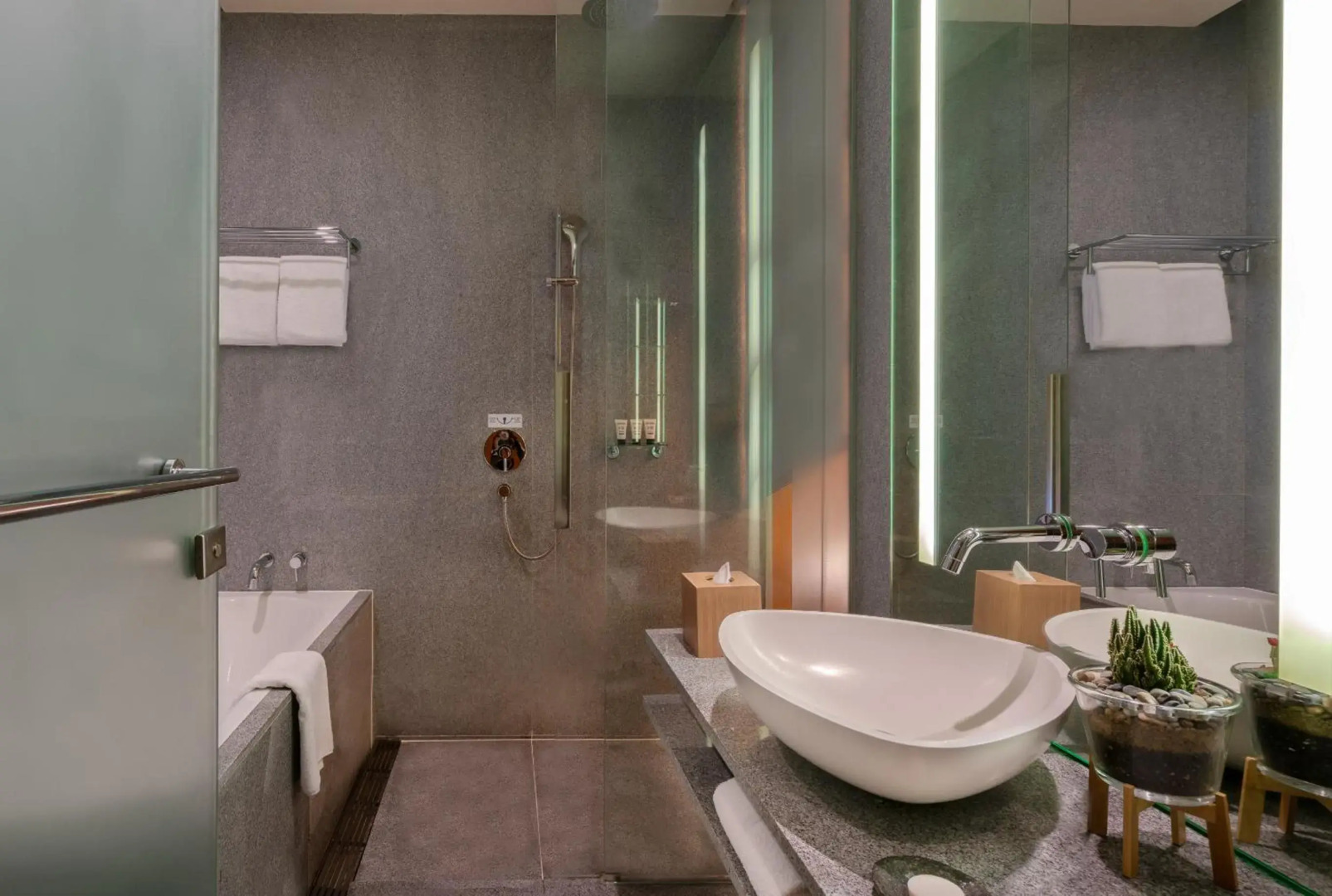 Photo - Oasia Hotel Novena, Singapore by Far East Hospitality