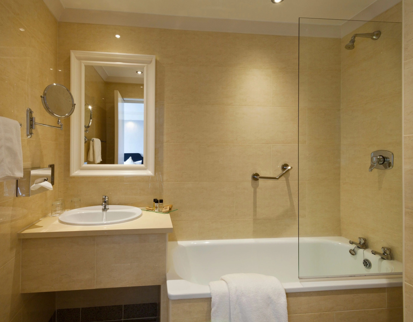 Photo - Bonnington Hotel & Leisure Centre