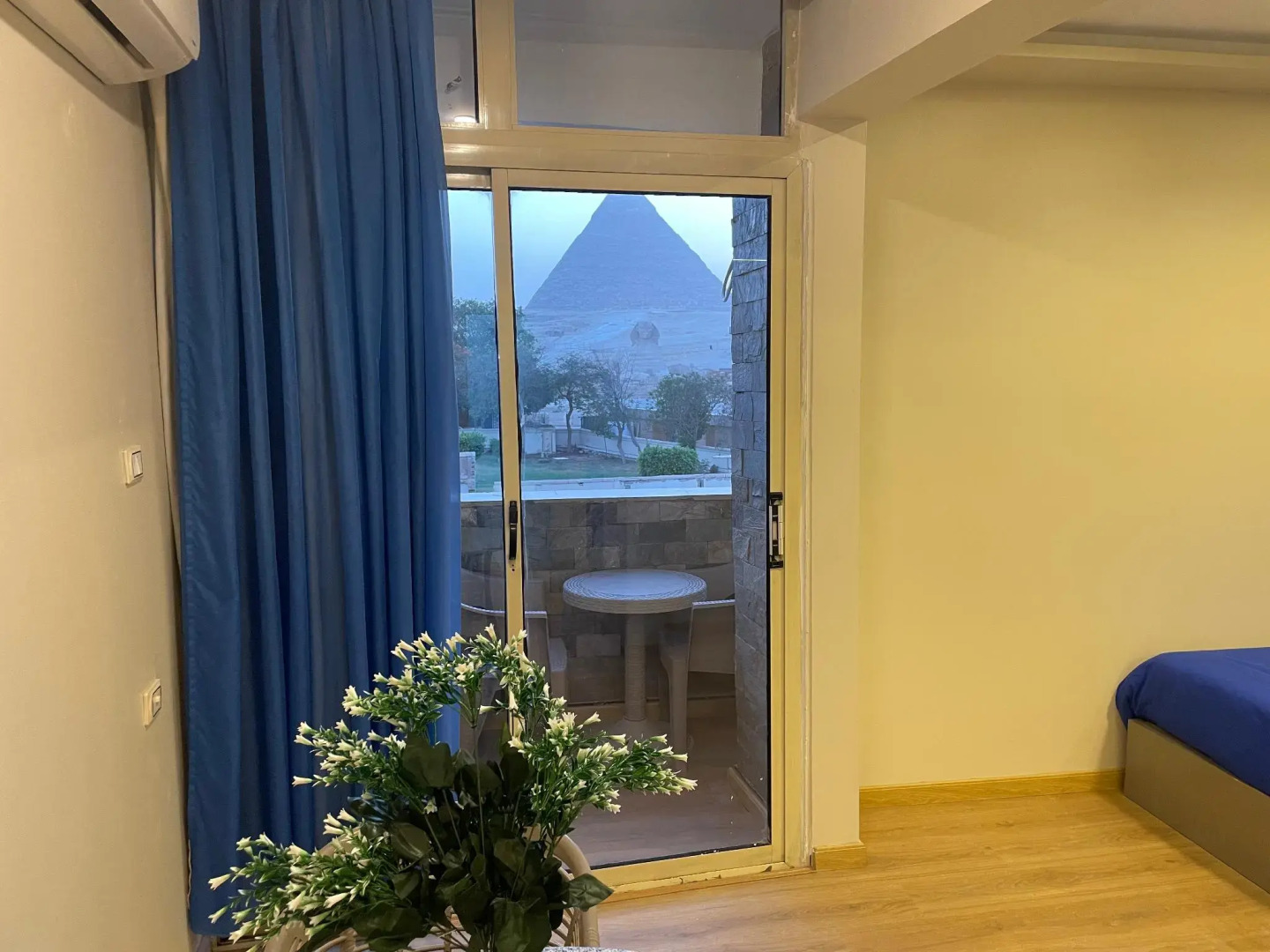 Photo - Pyramids view inn