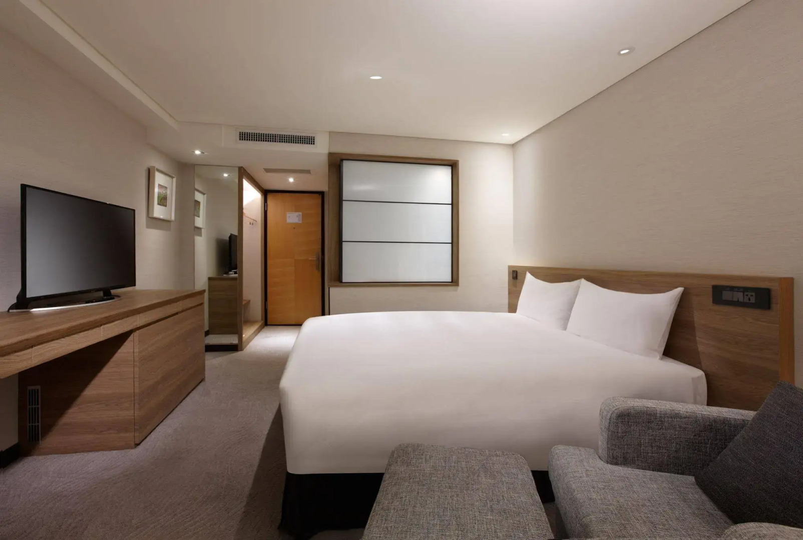 Photo - Royal Inn Taipei Nanxi - MRT Zhongshan Station