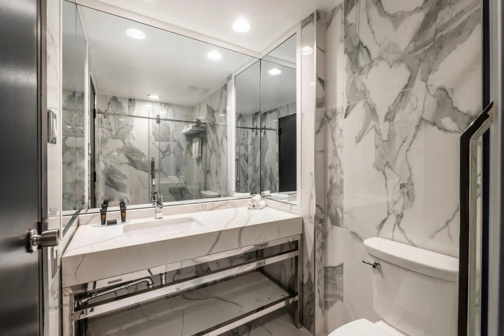 Photo - Empire Suites