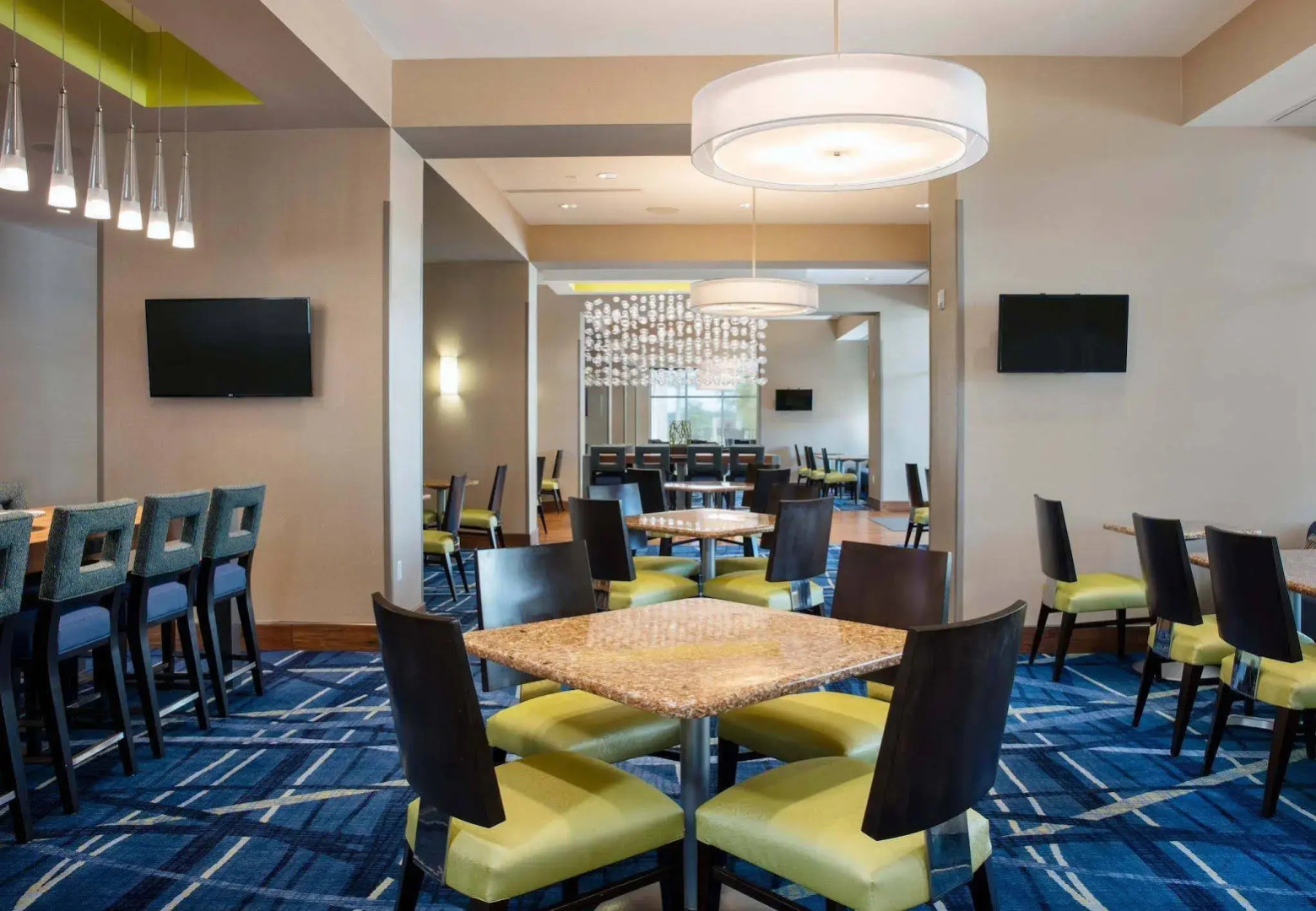 Photo - SpringHill Suites by Marriott Orlando at FLAMINGO CROSSINGS Town Center-Western Entrance