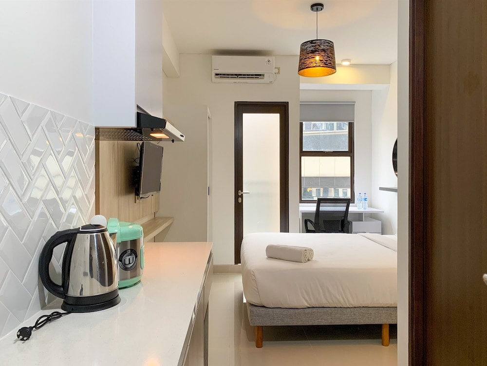 Elegant Studio At Transpark Cibubur Apartment Near Shopping Mall