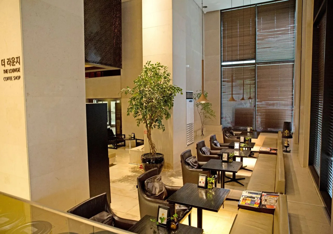 Photo - The Riverside Hotel