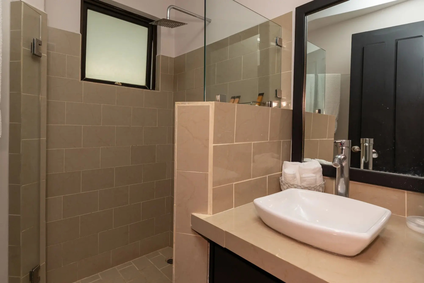 Photo - Shana by the Beach Manuel Antonio