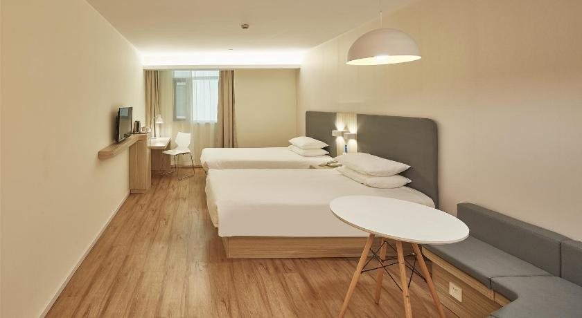 Hanting Hotel Shenyang Yuhong Square