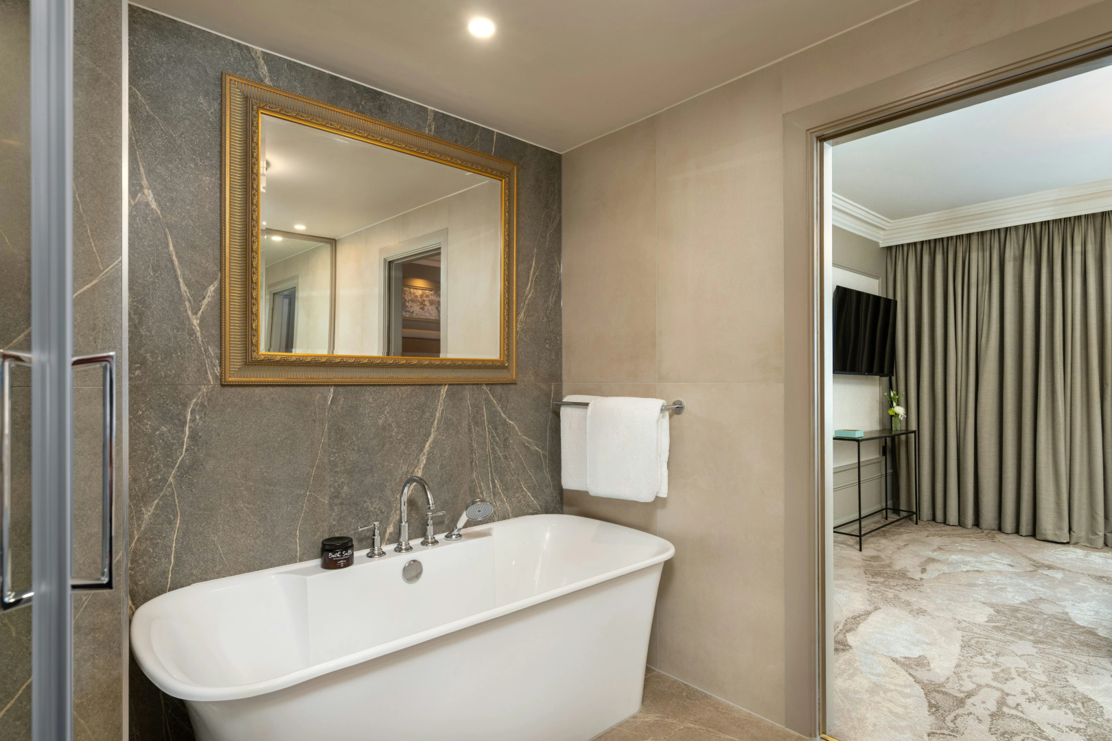 Photo - Brooks Hotel