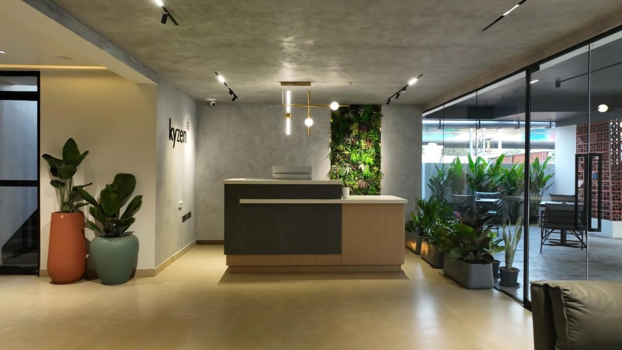 Foto - Hotel Kyzen HiTech City- Your Zenly Stay
