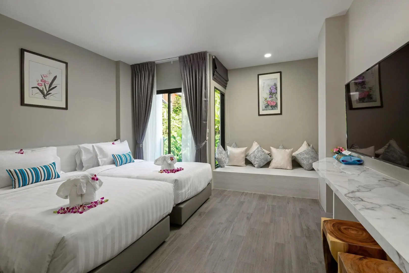 Photo - Kana Triple L Hotel
