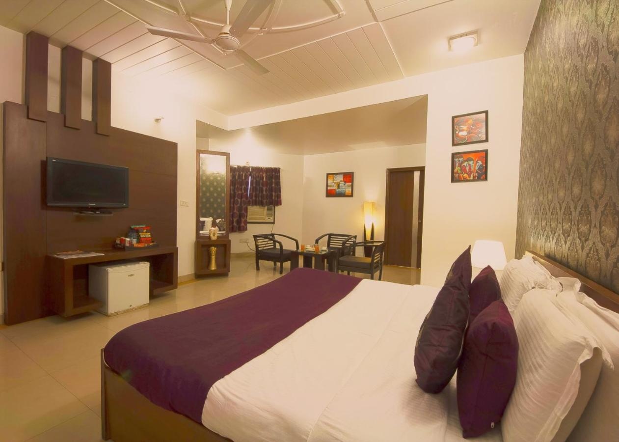 Photo - Hotel Delhi 37