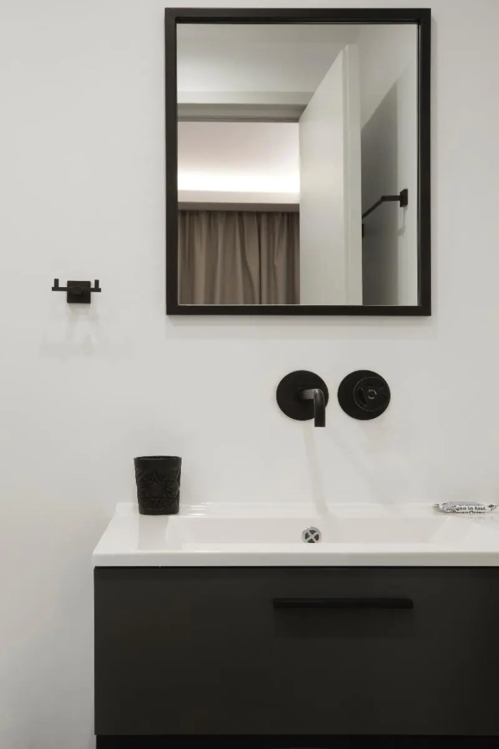 Photo - The Artist Athens