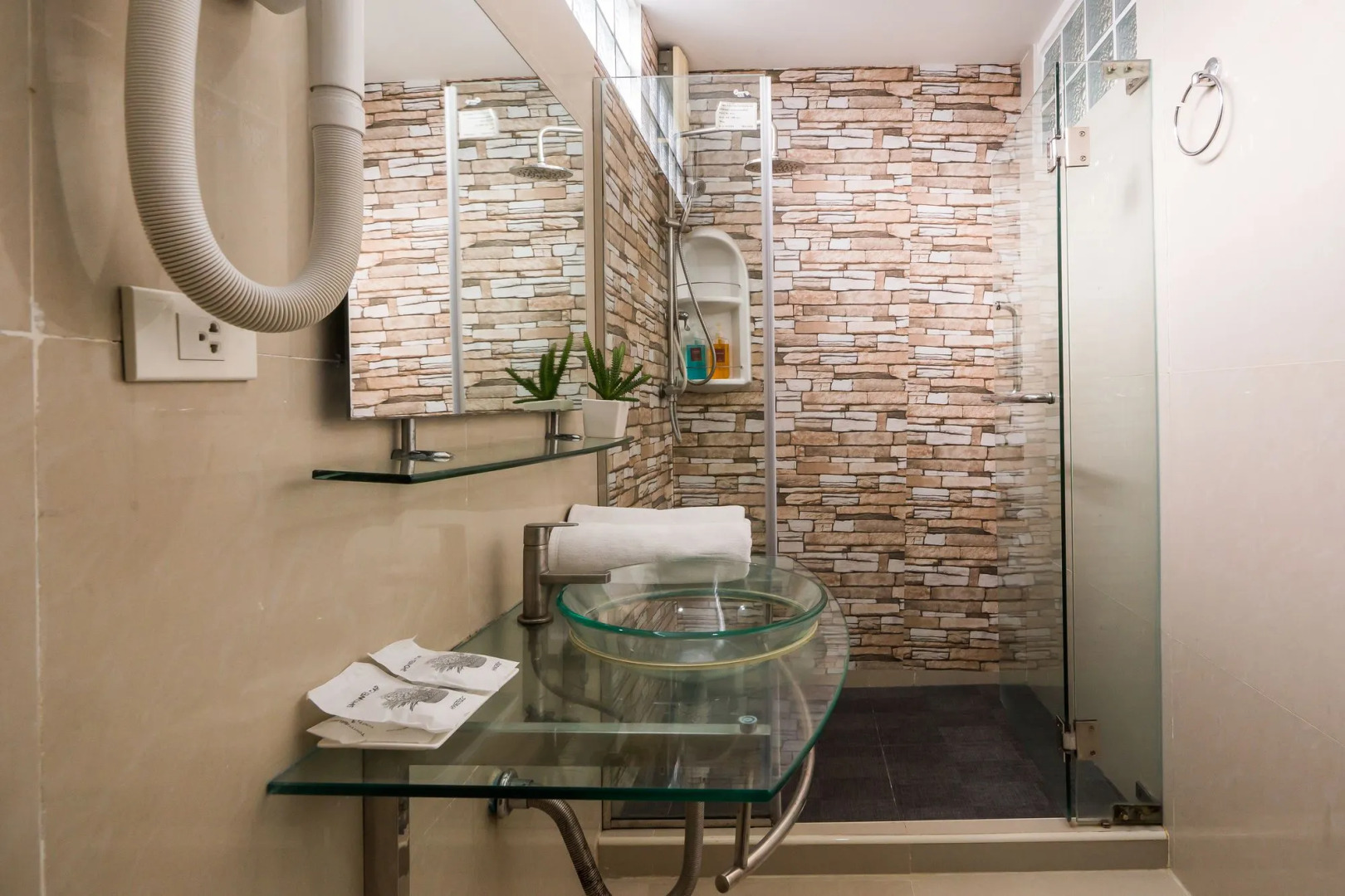 Photo - Ton Aor Place Hotel