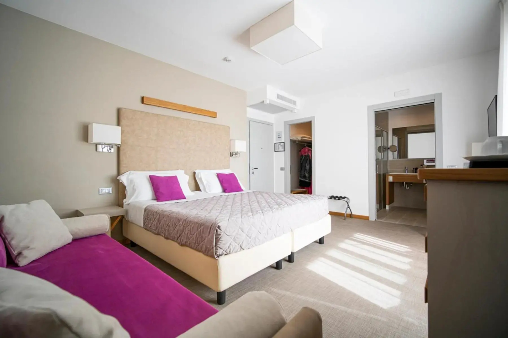 Photo - Hotel Le Soleil