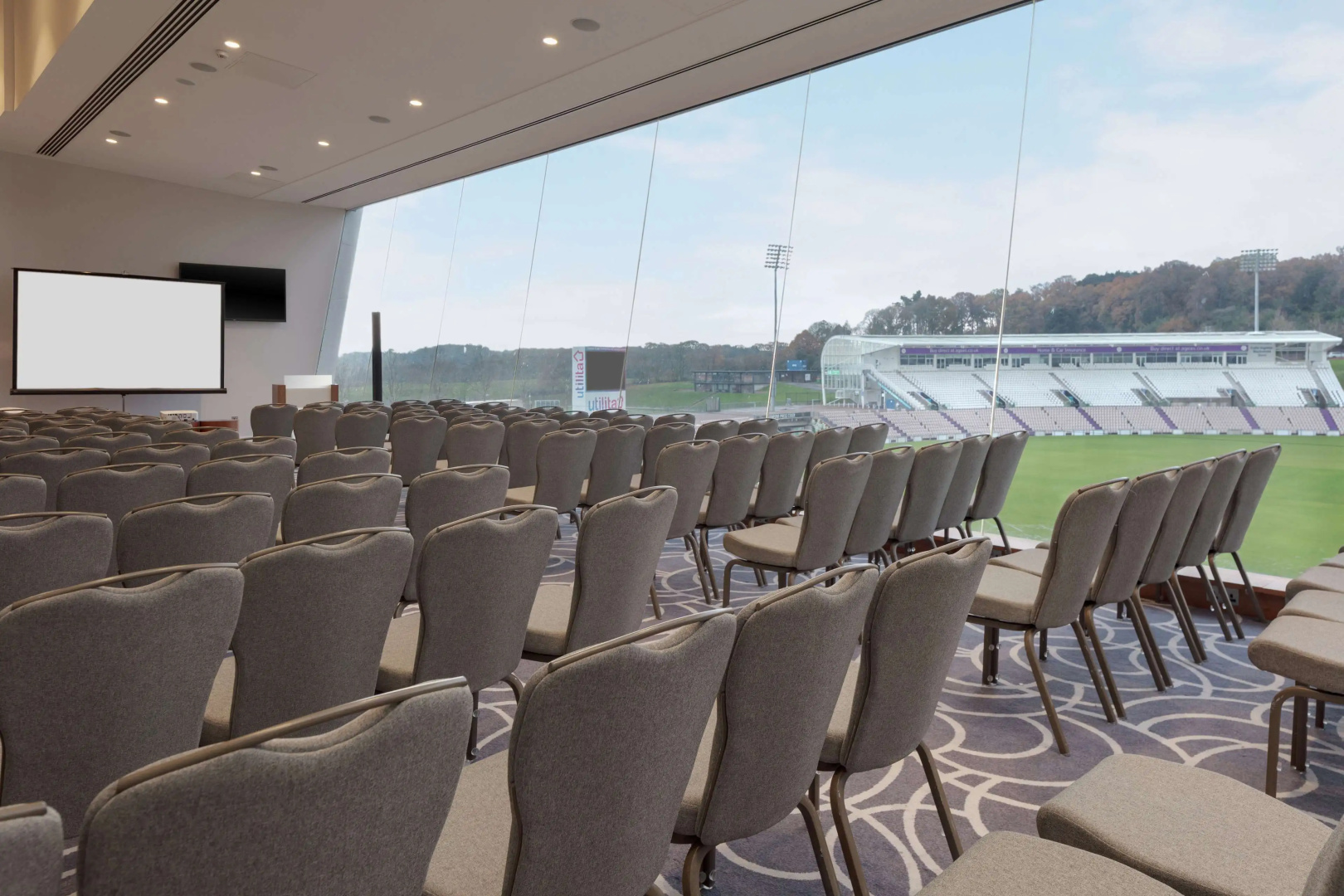 Photo - Hilton Southampton - Utilita Bowl