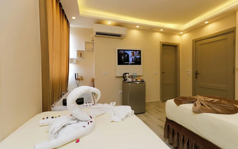 Photo - Venus Pyramids Inn - Top Roof Access W Free Break Fast