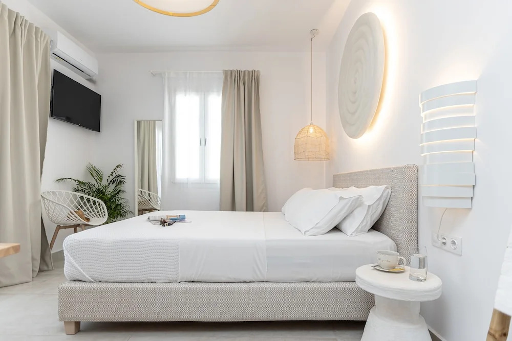 Photo - Golden Bird's