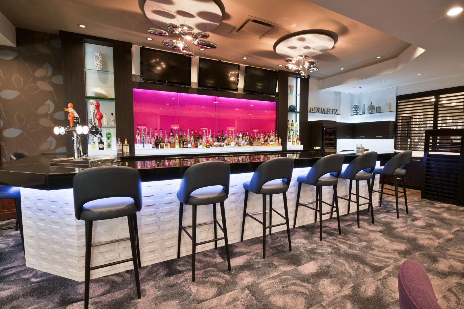 Photo - Ômage Hotel, Montreal Laval, a Tribute Portfolio Hotel